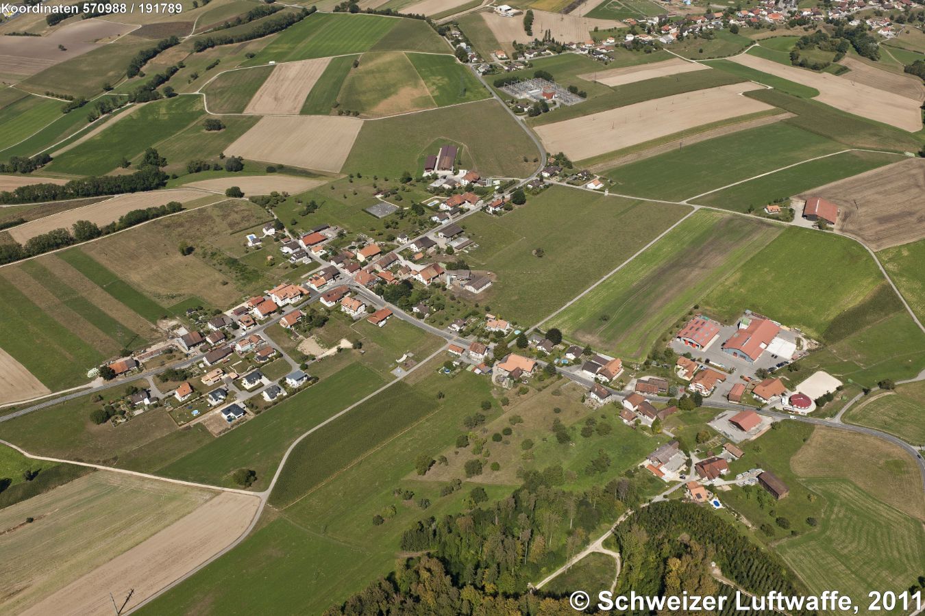 Dorf Donatyre, kleine Gewerbezone